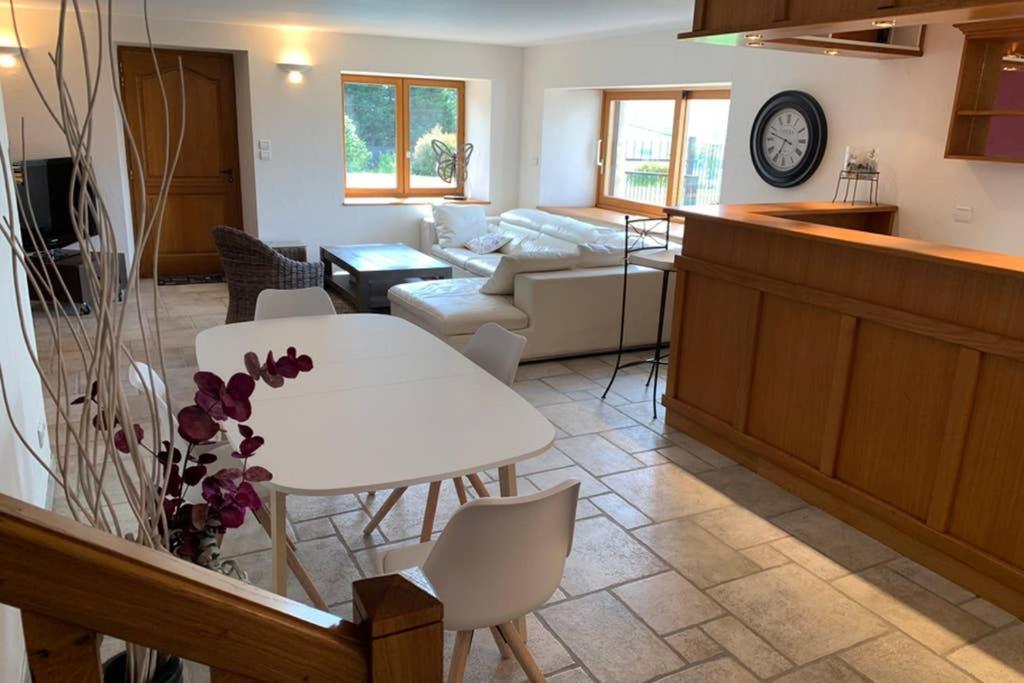 Domaine Des Pierres D Auvergne Flat Bagian luar foto