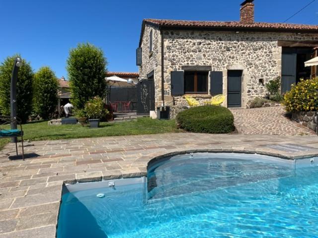 Domaine Des Pierres D Auvergne Flat Bagian luar foto