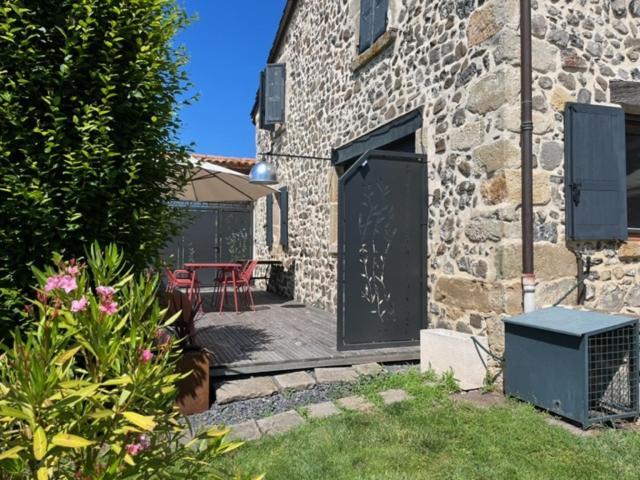 Domaine Des Pierres D Auvergne Flat Bagian luar foto